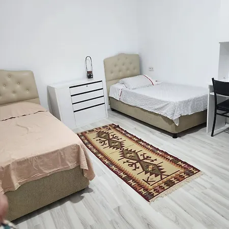 Saroz Akila